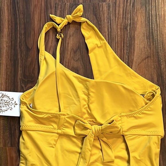 Becca Virtue Sadie One Shoulder One Piece - Picture 9 of 11